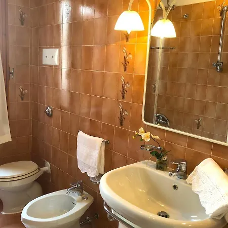 Vakantiehuis Sterlizia - 2 Steps From The Beach! - *
