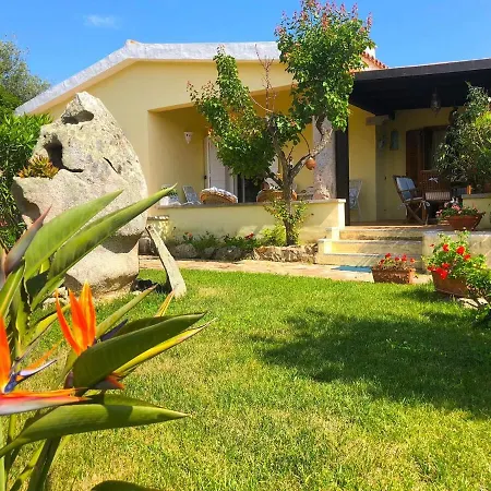 Sterlizia - 2 Steps From The Beach! - Vakantiehuis