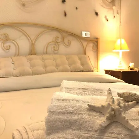 Vakantiehuis Sterlizia - 2 Steps From The Beach! - *