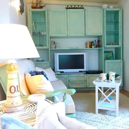 Sterlizia - 2 Steps From The Beach! - Vakantiehuis