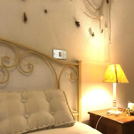 Sterlizia - 2 Steps From The Beach! - Semesterbostad *